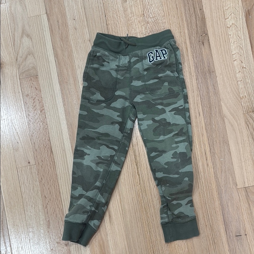 GAP Kids Camo Green Joggers 5Y